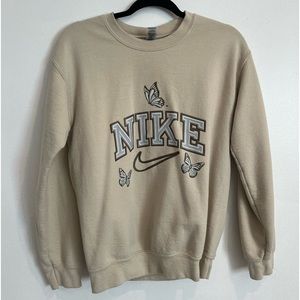 Nike Logo CrewNeck Sweatshirt